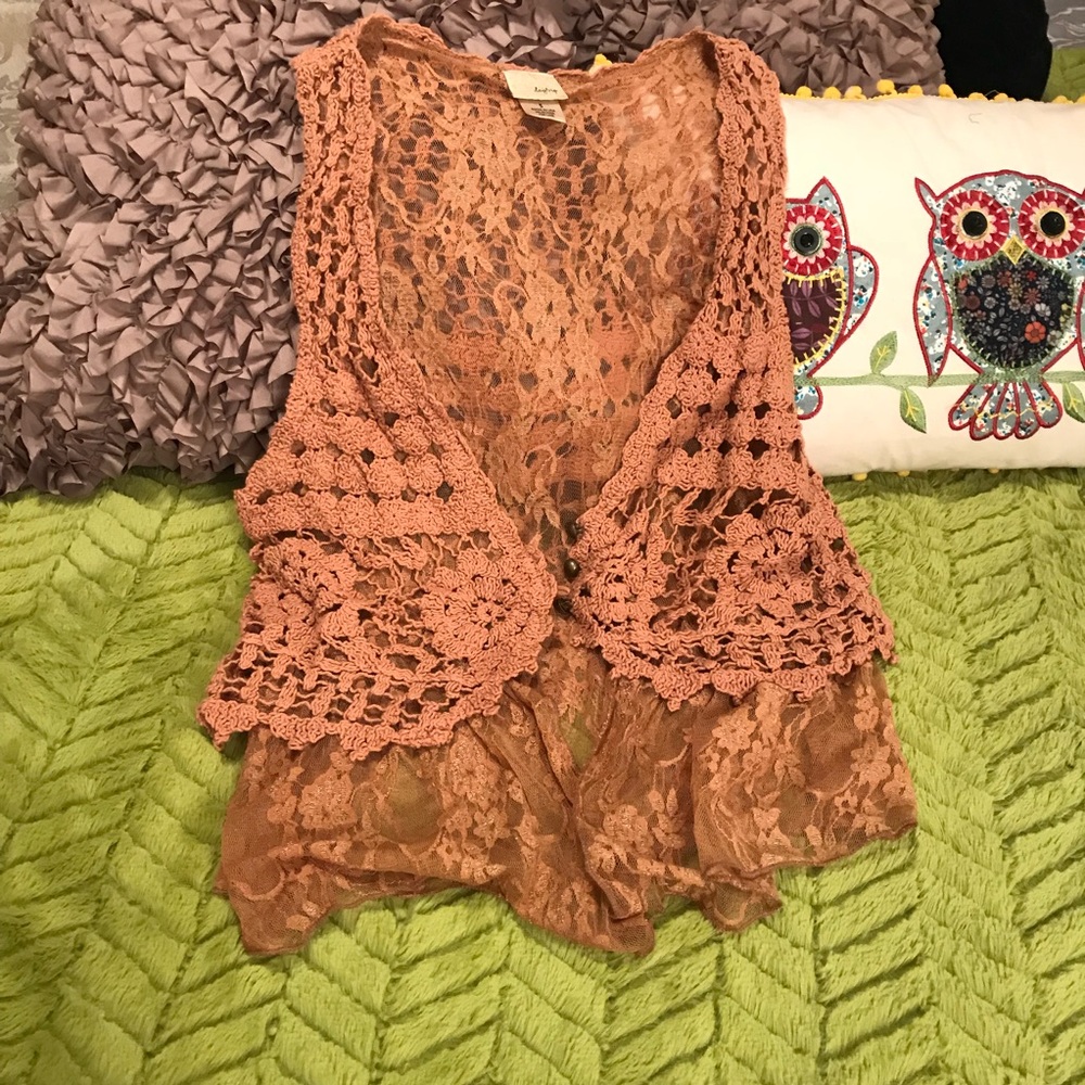 Buckle vest